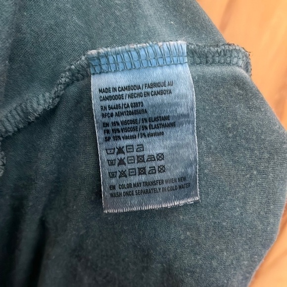 AMERICAN Eagle Outfitters Soft & Sexy Cutout Tee - Picture 6 of 6